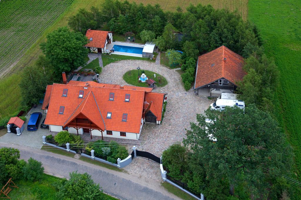 Dworek Mazurski Lizer Stręgielek Exteriör bild
