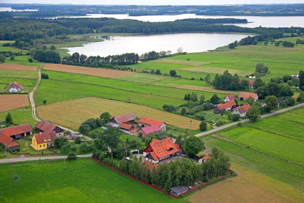 Dworek Mazurski Lizer Stręgielek Exteriör bild