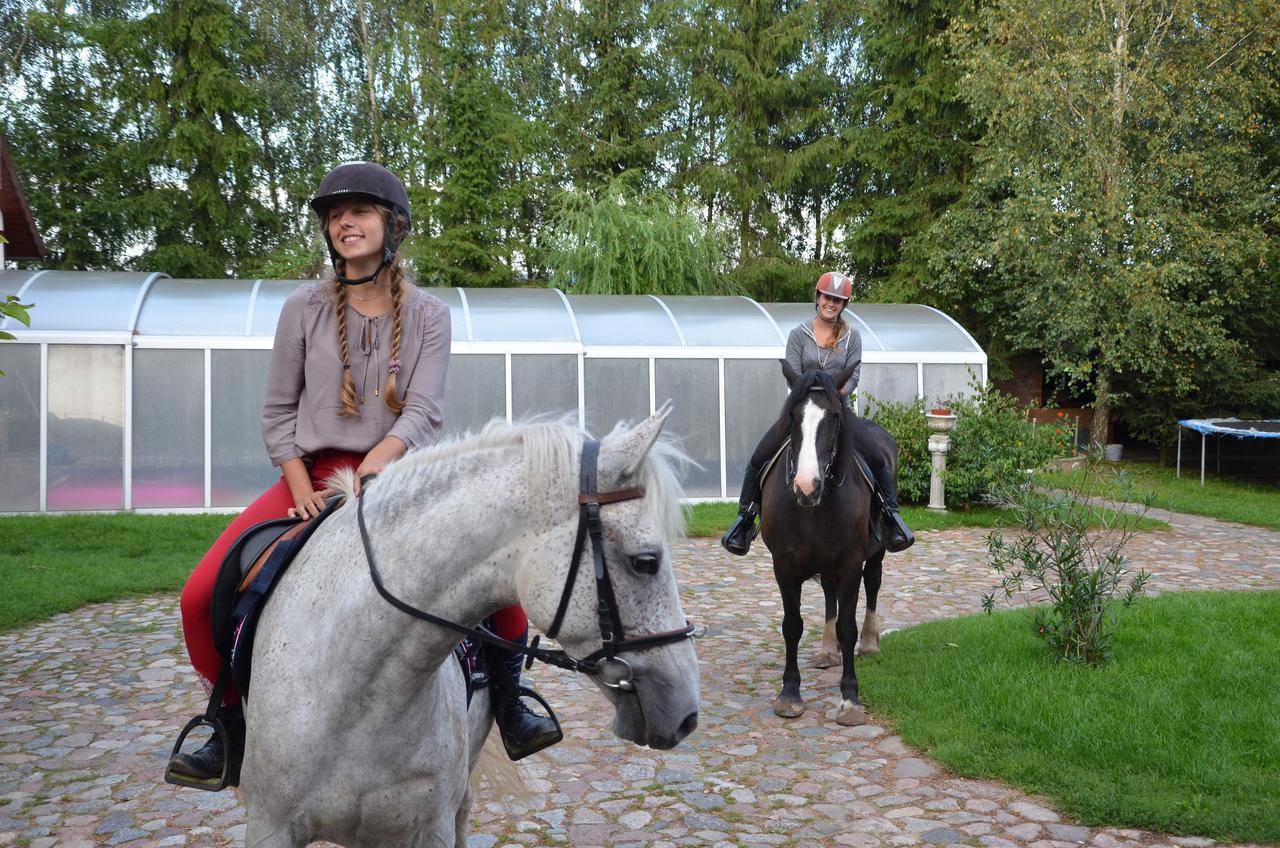 Dworek Mazurski Lizer Stręgielek Exteriör bild