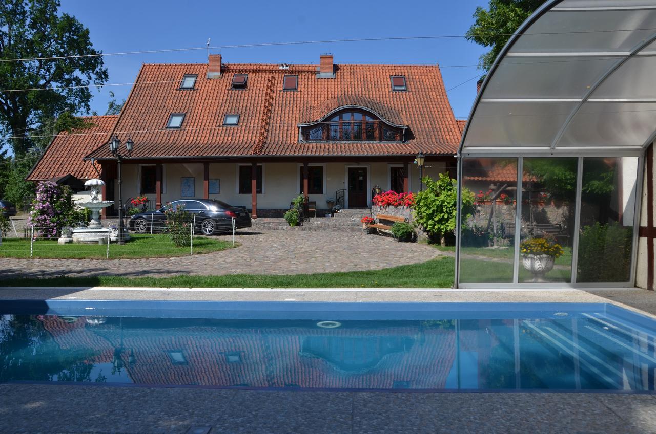 Dworek Mazurski Lizer Stręgielek Exteriör bild